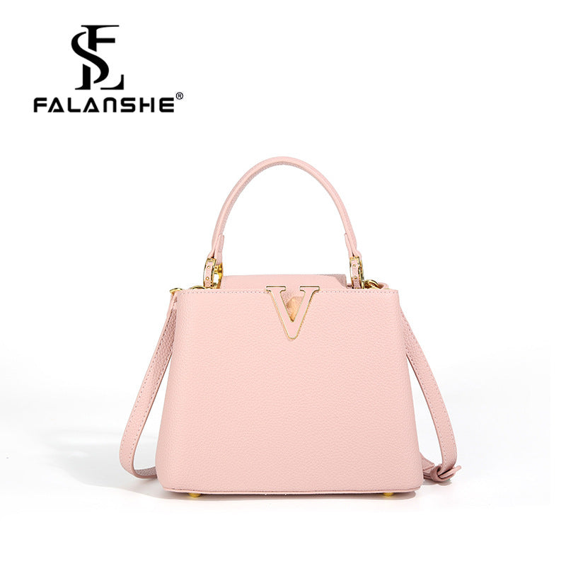 2024 New Portable Shoulder Messenger Bag Fashion All-match Women Bag Wholesale One-piece Delivery LLBS1031